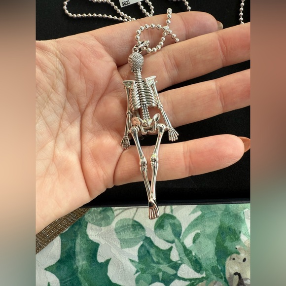 NWT Rare Wonders Silver Skeleton Pendant Necklace - Picture 3 of 9